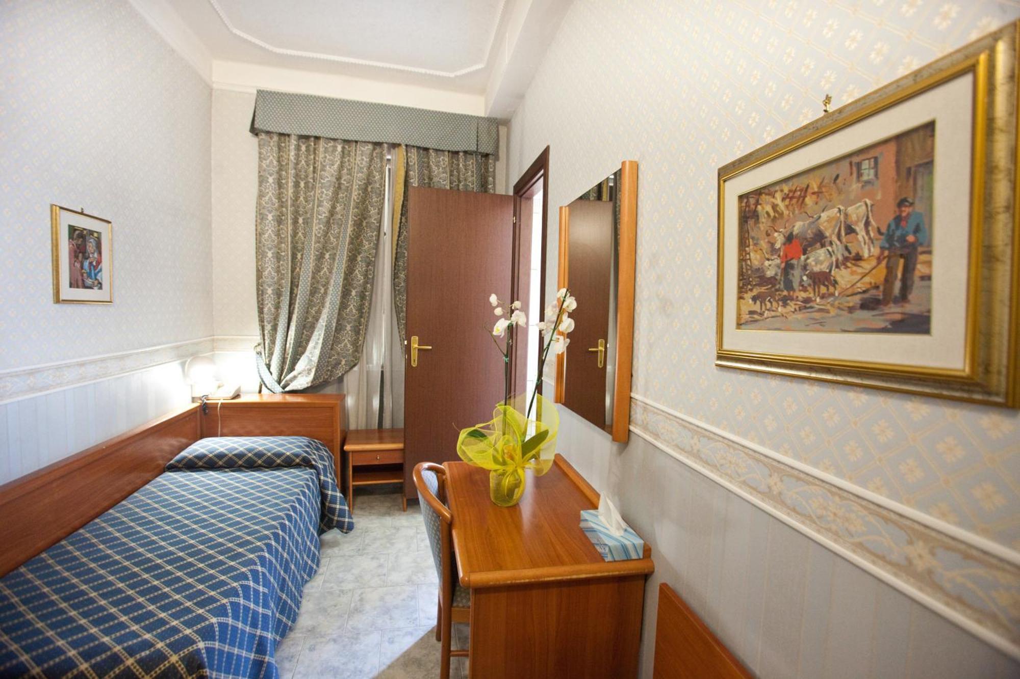 Hotel Emmaus Roma Quarto foto